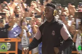 瓦伦西亚客场遭遇惨败，西甲球队危机四伏()  第1张